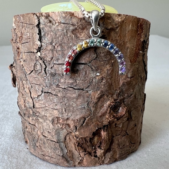 Rainbow sapphire pendant - Picture 4 of 9